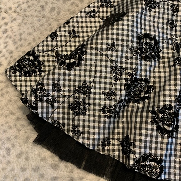 ‼️SOLD‼️Girls gingham sparkle flower Christmas dress. - Picture 3 of 3